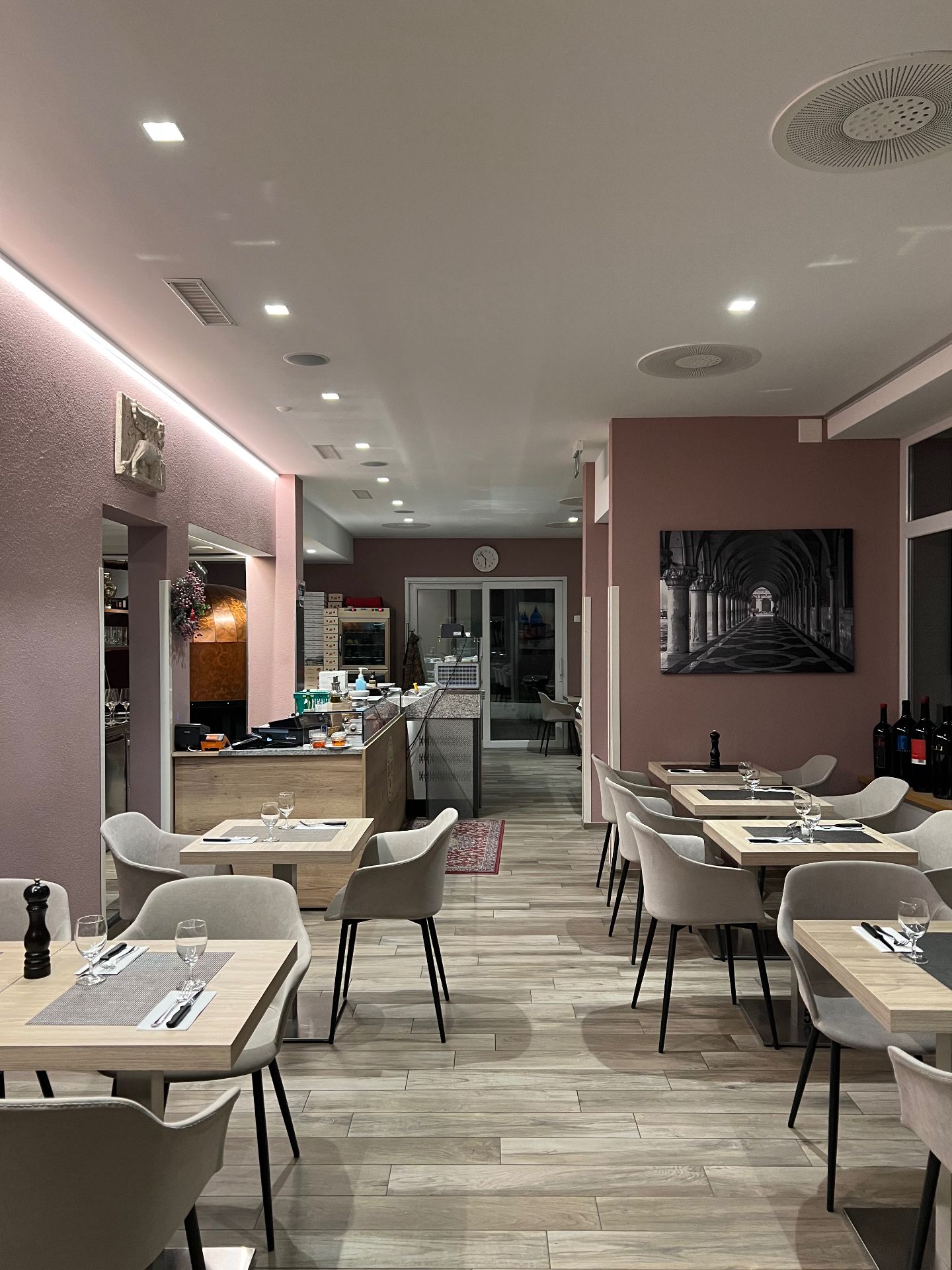Holzofenpizza aus der Pizzeria Veneziana Zürich